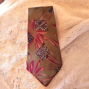 CEZANI Italian made silk tie, beautiful colors!  Perfect condition!